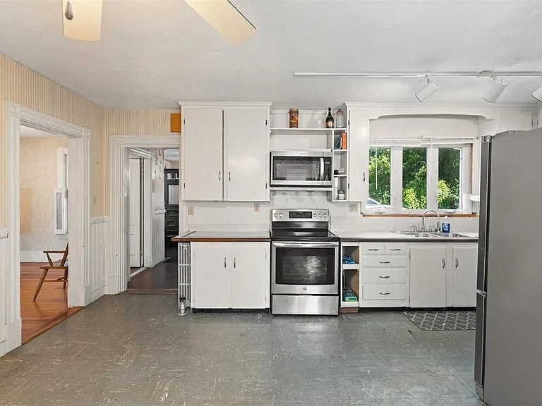 20 Stark Ave — Photo 10