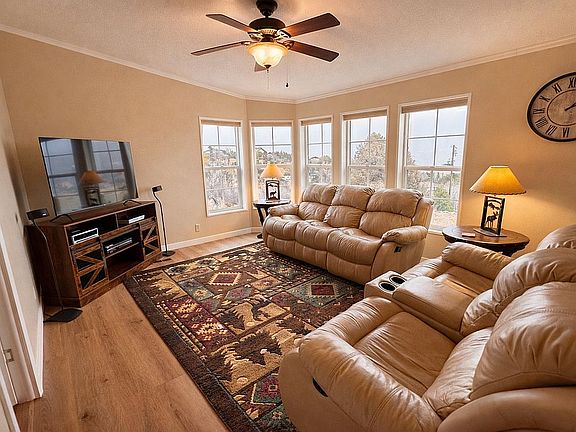 3rd image of 1010 Juniper Loop