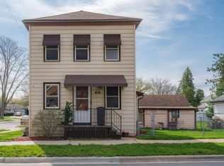 925 N 4th St, Watertown, WI 53098