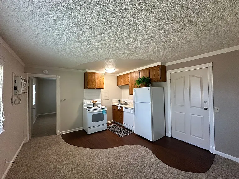 Boutique Apartments in Boulevard Park, Includes Gated, Covered Parking! — Photo 8