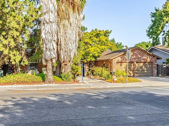 3rd image of 3716 Dragoo Park Dr
