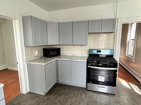 2nd image of 222 Inslee Pl #2