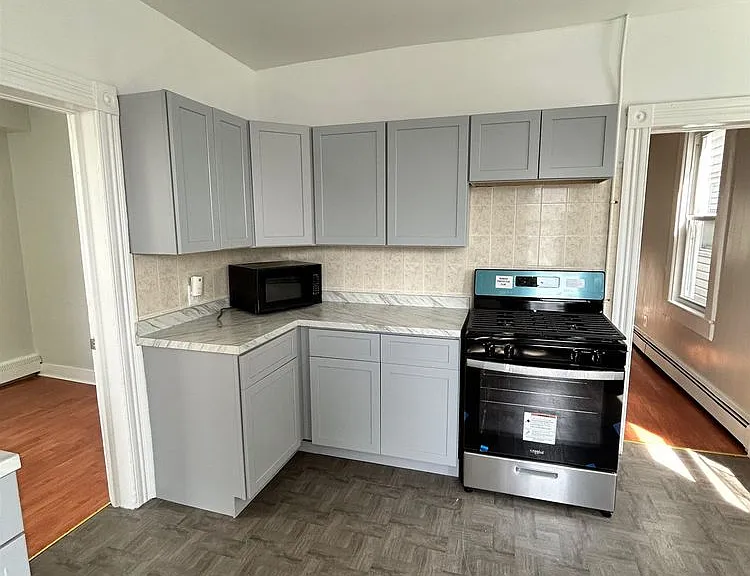222 Inslee Pl #2 — Photo 2
