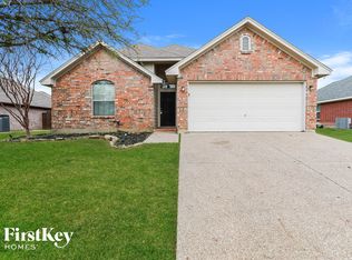 4002 Windmill Dr, Sanger, TX 76266