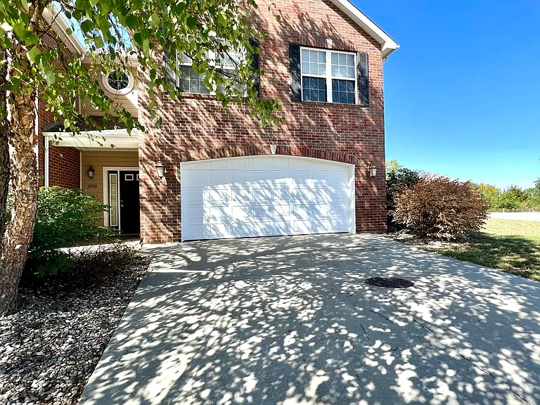 1000 Burton Pl — Photo 1