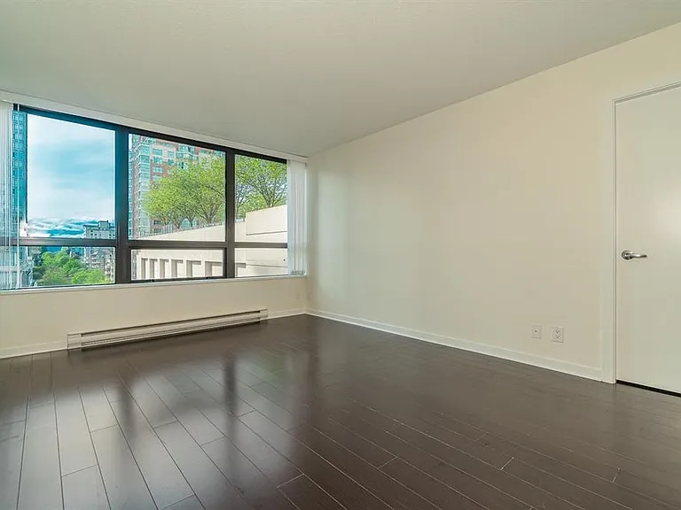933 Hornby St #809 — Photo 9