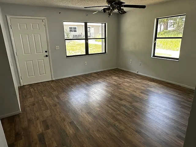 2 bed, 1000 sqft, $1,800 — Photo 2