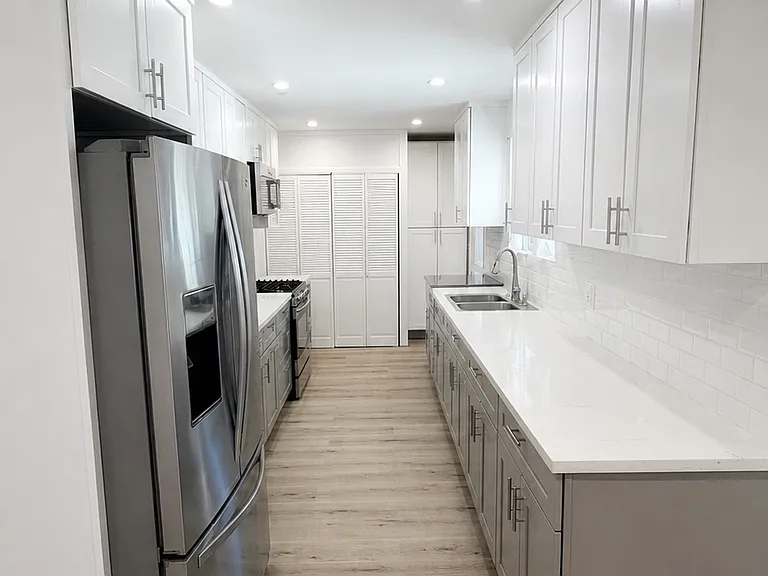 10937 Whitaker Ave — Photo 6