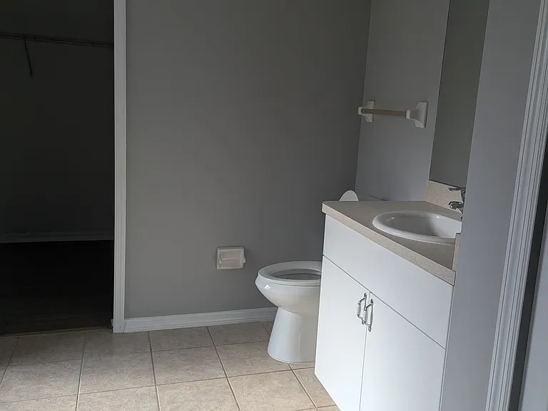 555 Windermere Dr — Photo 7