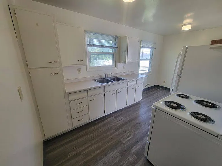 4222 Phillip St — Photo 10