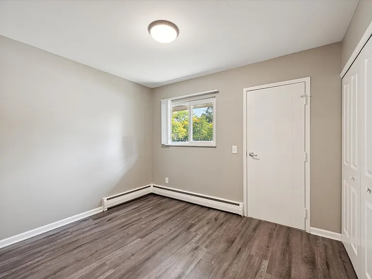 3808 W Sylvania — Photo 10