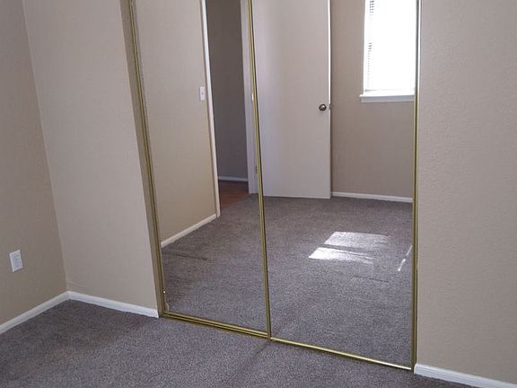 4th image of 305 SE Grand Ave Unit 4