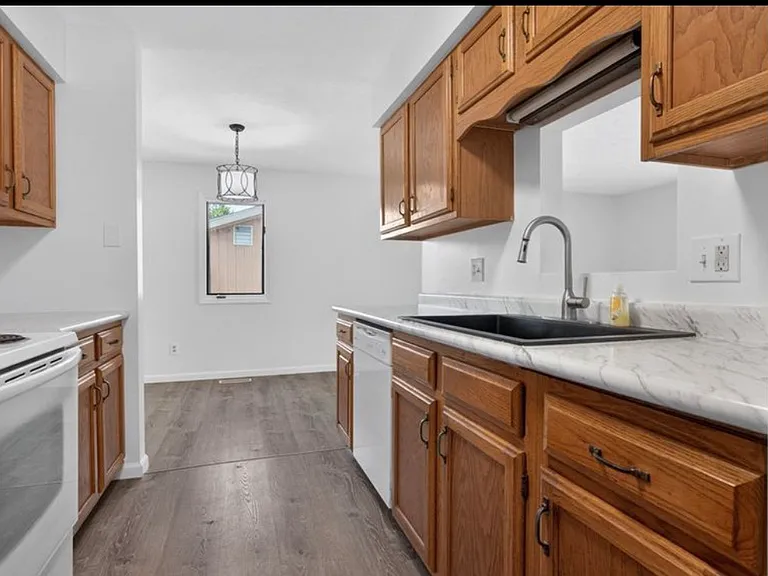 1306 Cadwell Dr — Photo 4