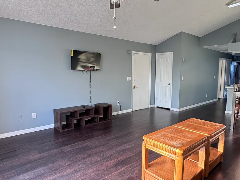 2747 N Poinciana Blvd #8 — Photo 3