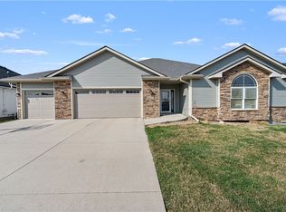 6024 Robin Rd, Pleasant Hill, IA 50327