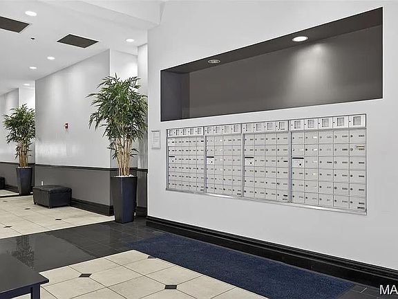 5th image of 1501 Locust St #202