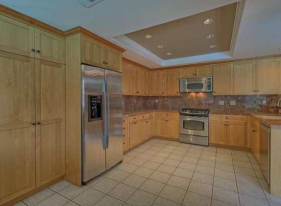 2nd image of 337 La Salle Ave