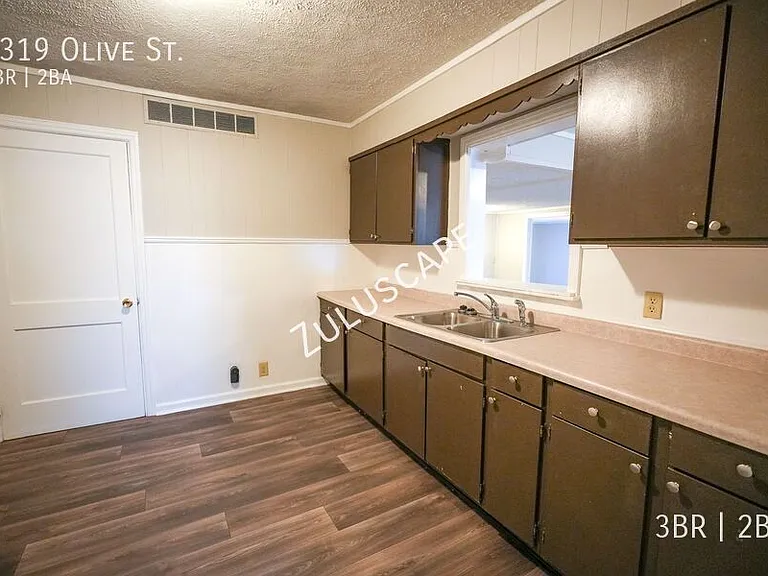 3319 Olive St — Photo 12