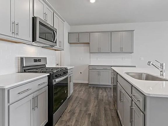 2nd image of 1447 Amberview Ln #1447