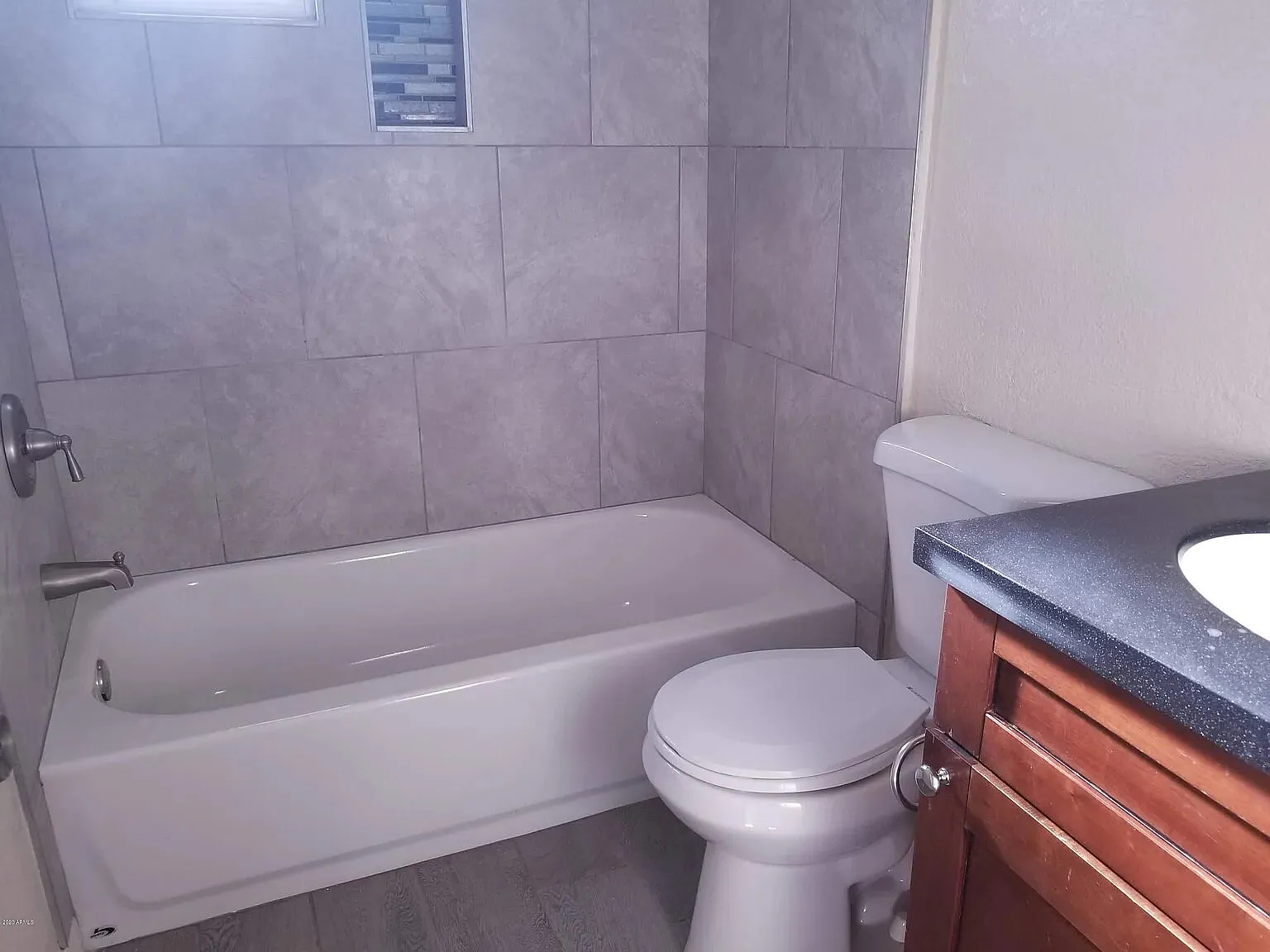 3 bed, 1.0 bath, 1100 sqft, $1,495 — Photo 2