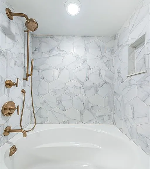5901 Bahia Del Mar Cir #122 — Photo 12