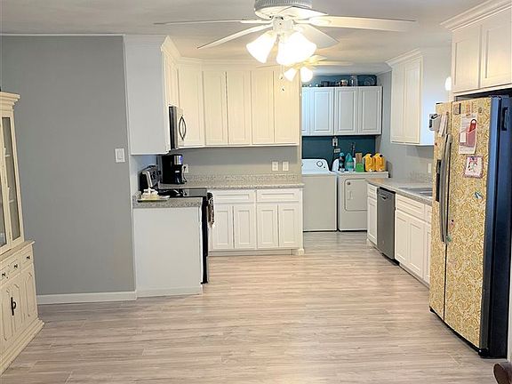 2nd image of 3015 Abbott Ln