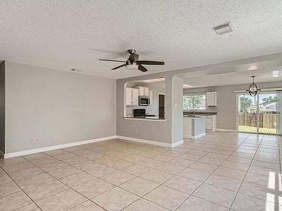 3rd image of 6513 Beech Trail Dr