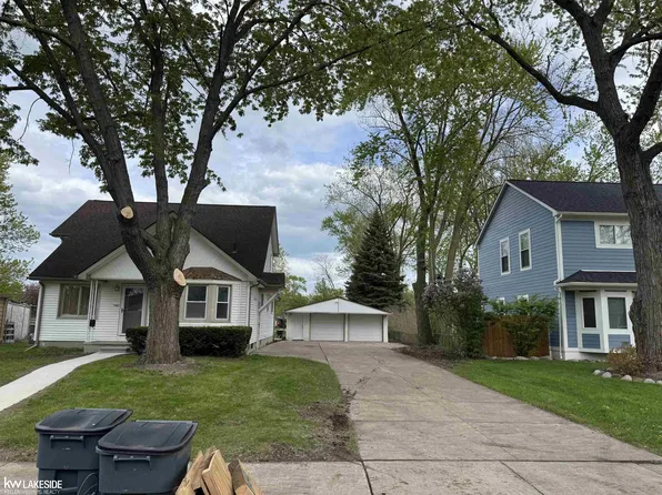 28000 Manhattan St, Saint Clair Shores, MI 48081