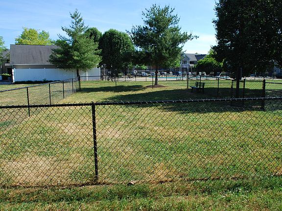 5th image of 2325 Willowbrook Dr APT G8