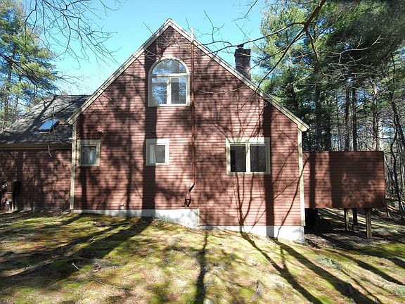 3rd image of 13 Woodridge Ln