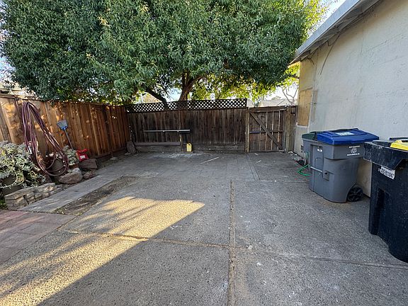 5th image of 819 San Juan Dr