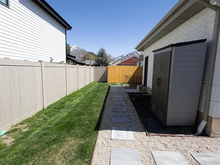 E Delia Dr — Photo 19