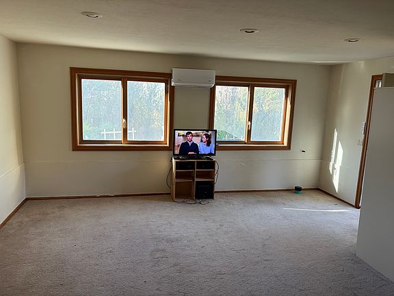 3rd image of 340 Cuesta Real