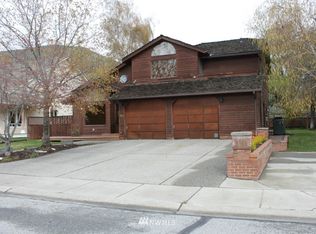 724 Golf Course Dr, Chelan, WA 98816
