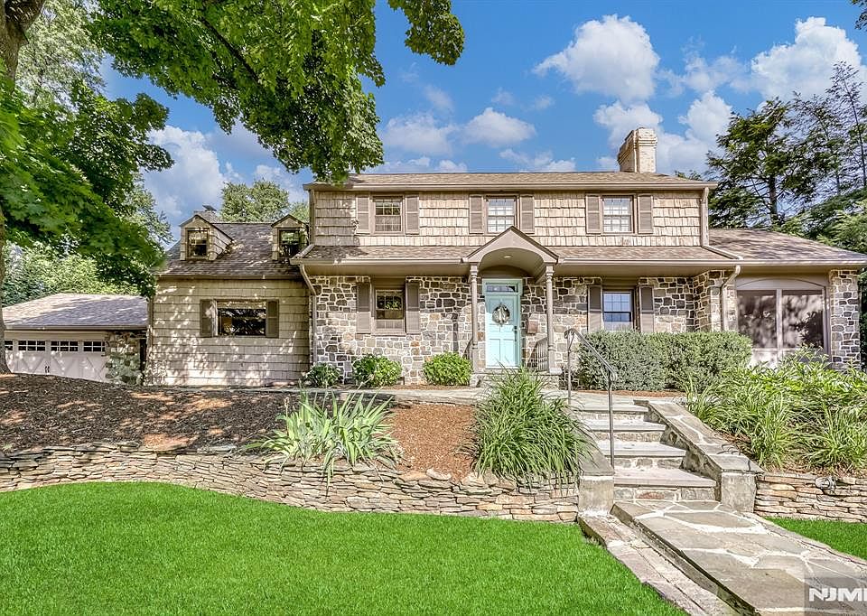 1st image of 39 Hollis Dr