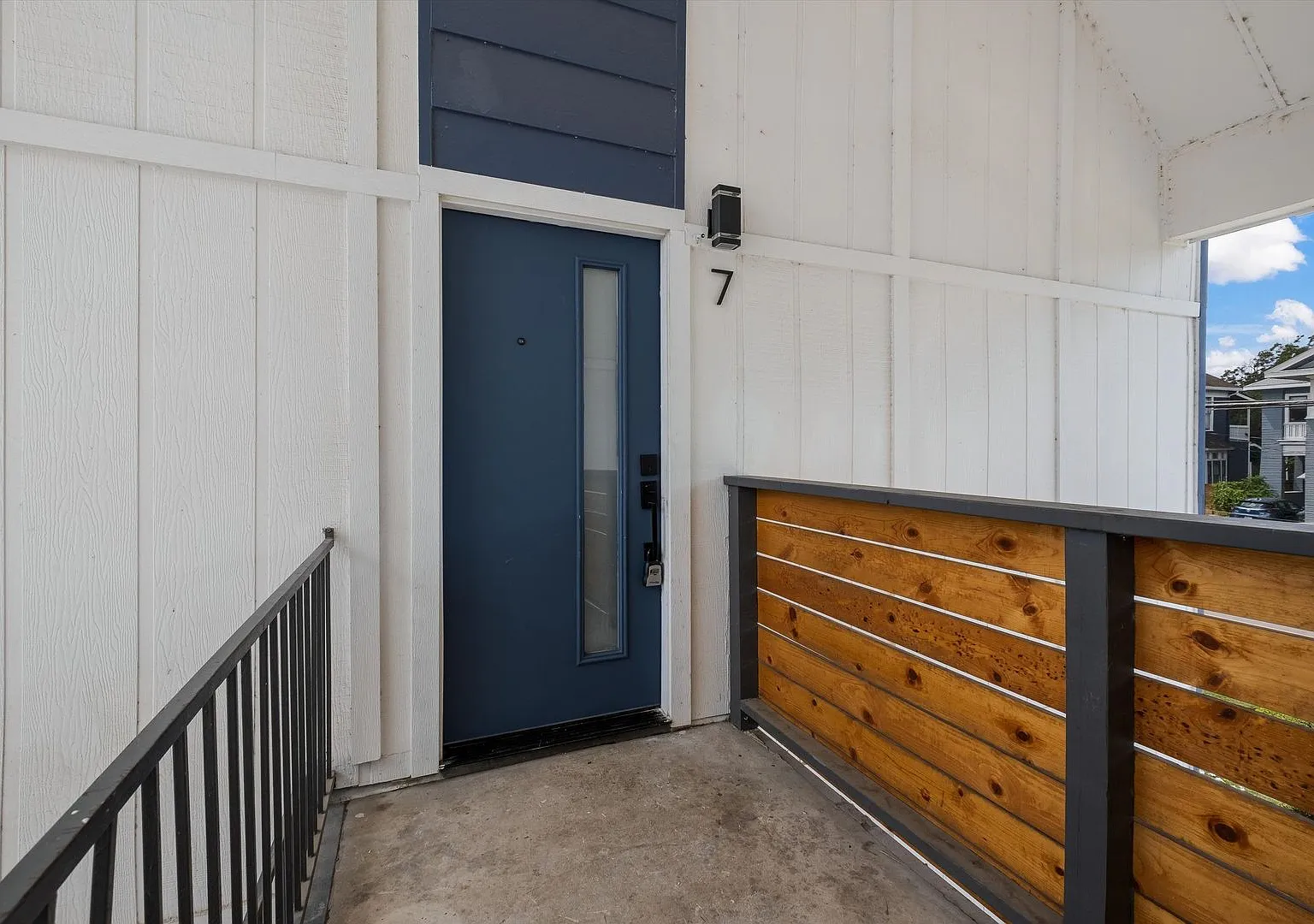 2/2 Upstairs in the heart of Monte Vista — Photo 4