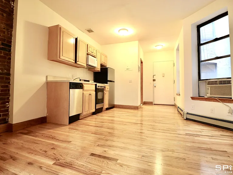814 10th Ave #5A — Photo 4