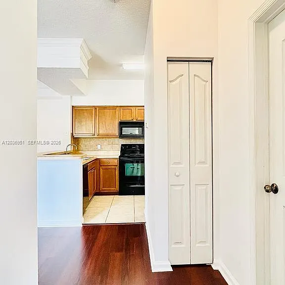 2304 Myrtlewood Cir E #304 — Photo 15