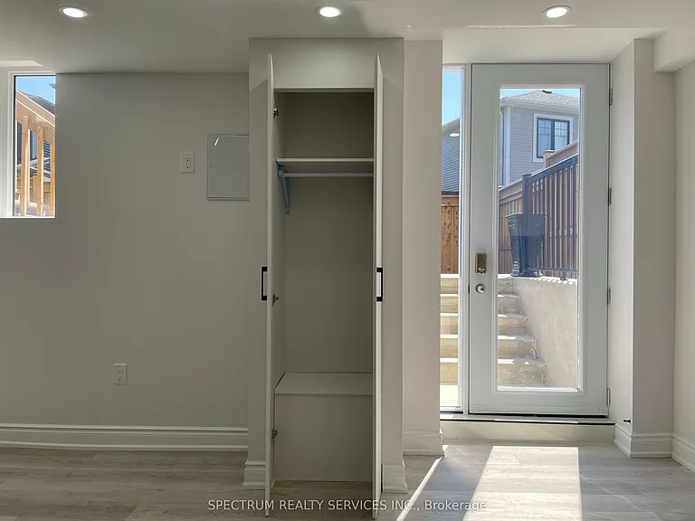 27 Yale Dr #BASEMENT — Photo 8