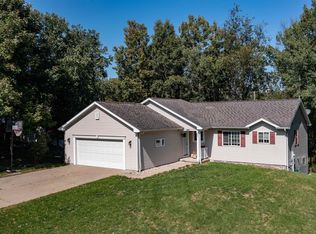 743 Leighton Rd, Waupaca, WI 54981