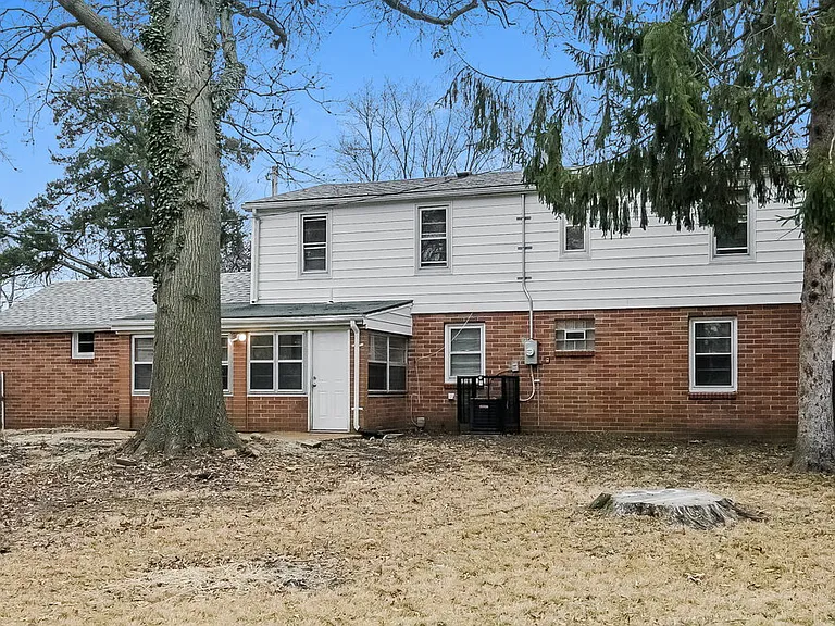 765 Boone St — Photo 17