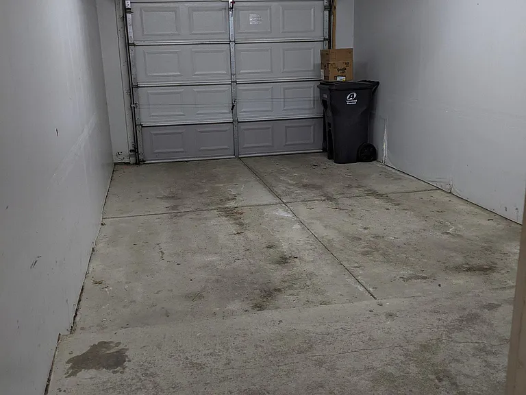 16767 Carriage Way — Photo 28
