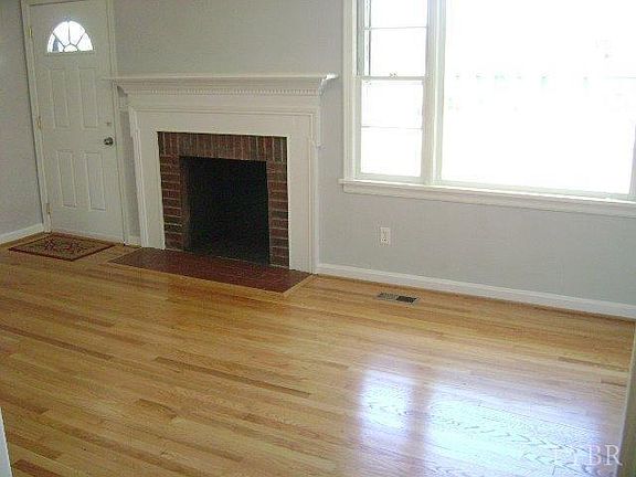 3rd image of 205 Pearson Dr