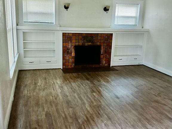 3rd image of 2814 Park Way