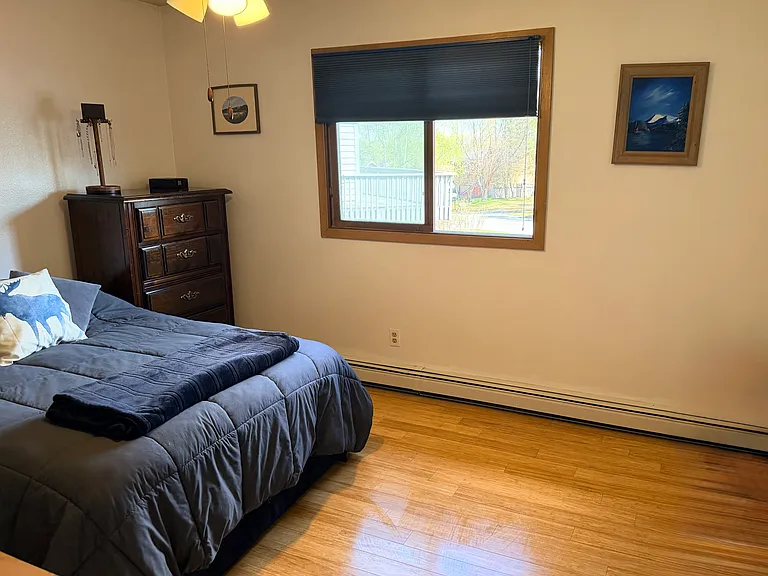 Second upstairs bedroom