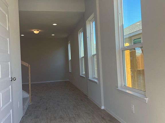 ENTRANCE HALLWAY AND CLOSET