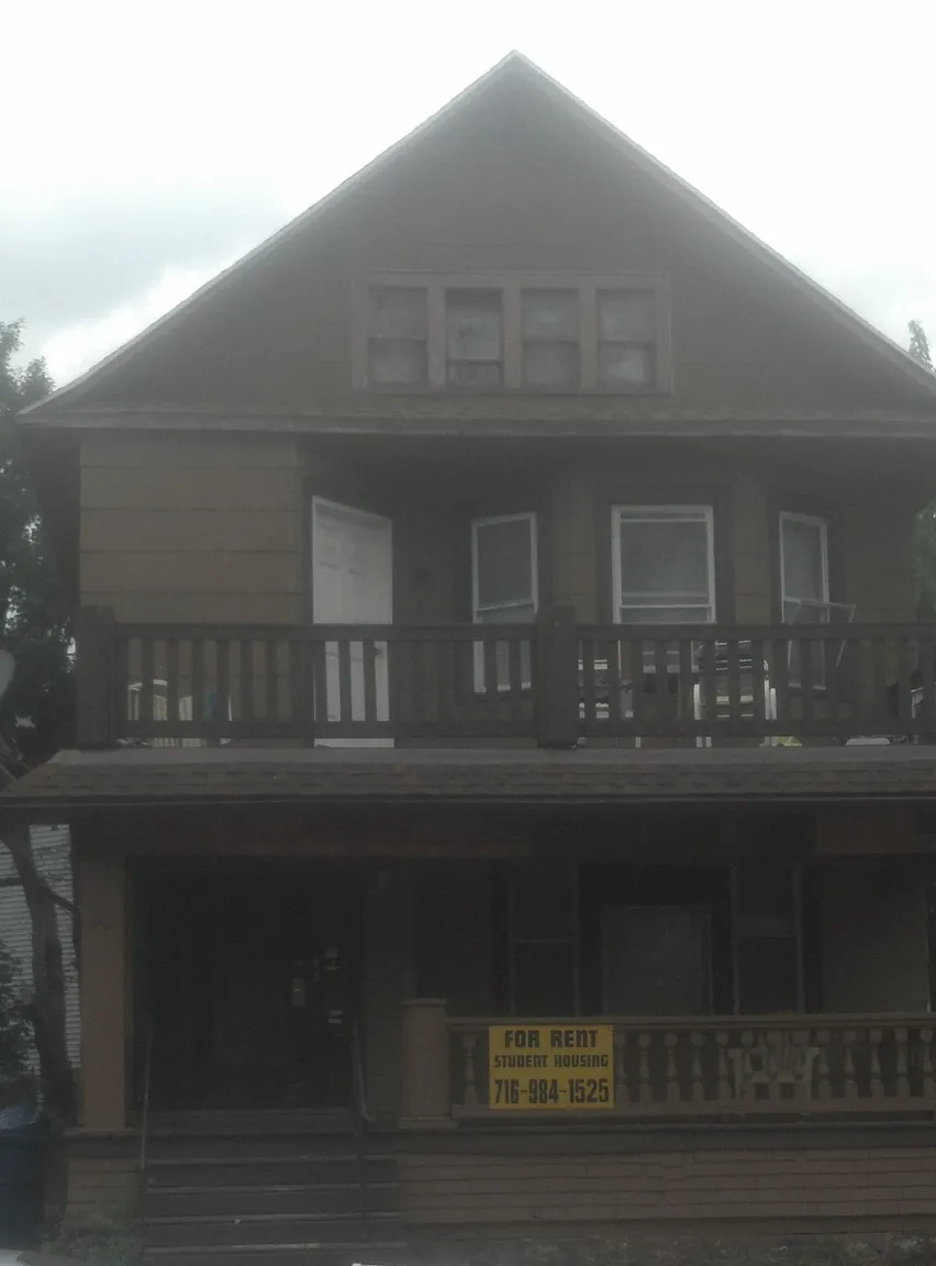 90 Eastwood Pl photo 1