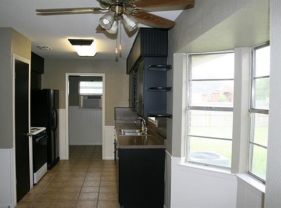 2nd image of 900 Sunrise Ave