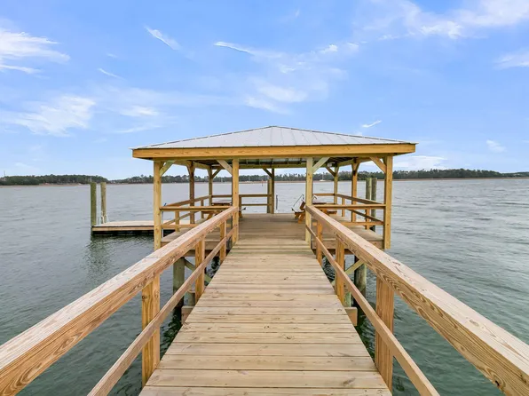 130 Berkshire Dr, Wando, SC 29492