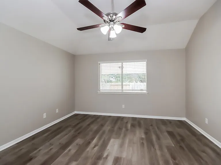 2802 Fox Mountain Dr — Photo 11